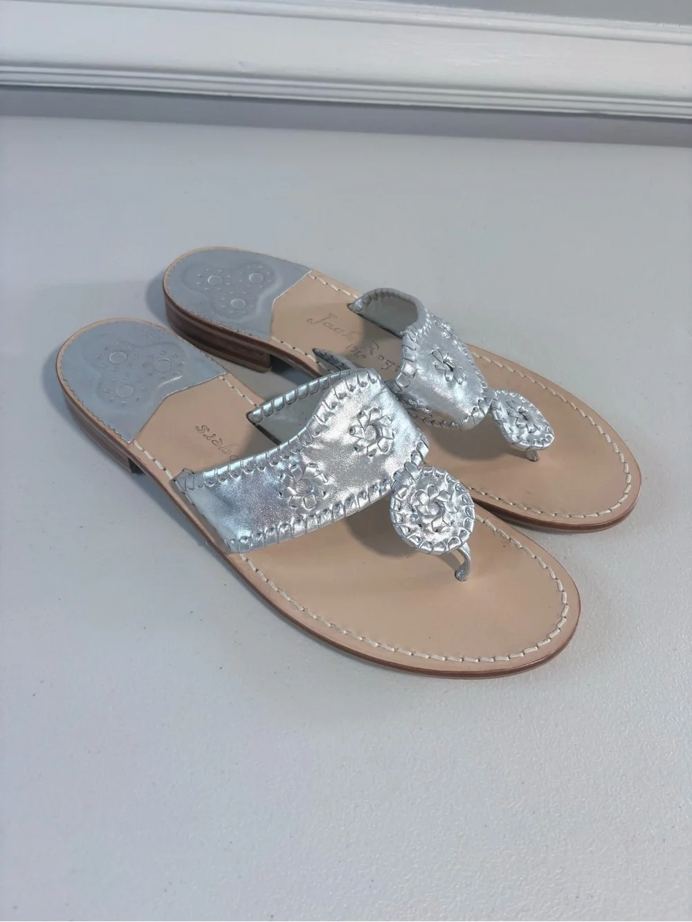 Jack Rogers Original Jacks Sandals 10 Metallic Silver Leather Thong Flip Flops